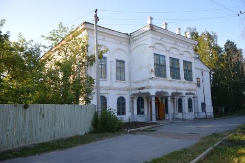 Краеведческий музей (бывший особняк князей Белосельских-Белозерских)