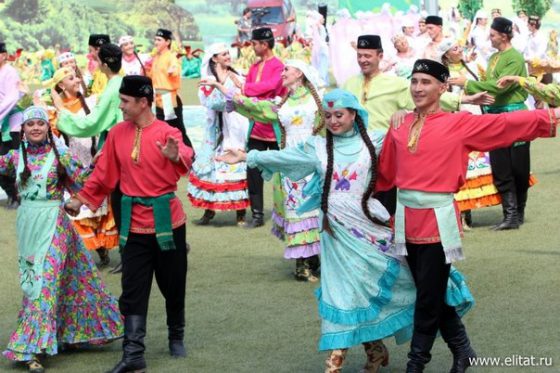 Татары танцуют